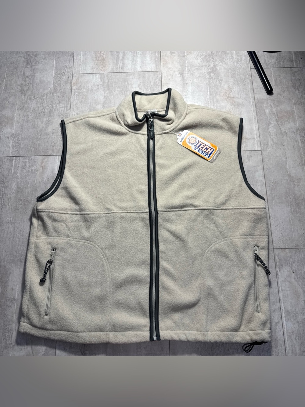 NWT Old Navy Light Beige Fleece tech Vest with Dark Trim XXL Mens